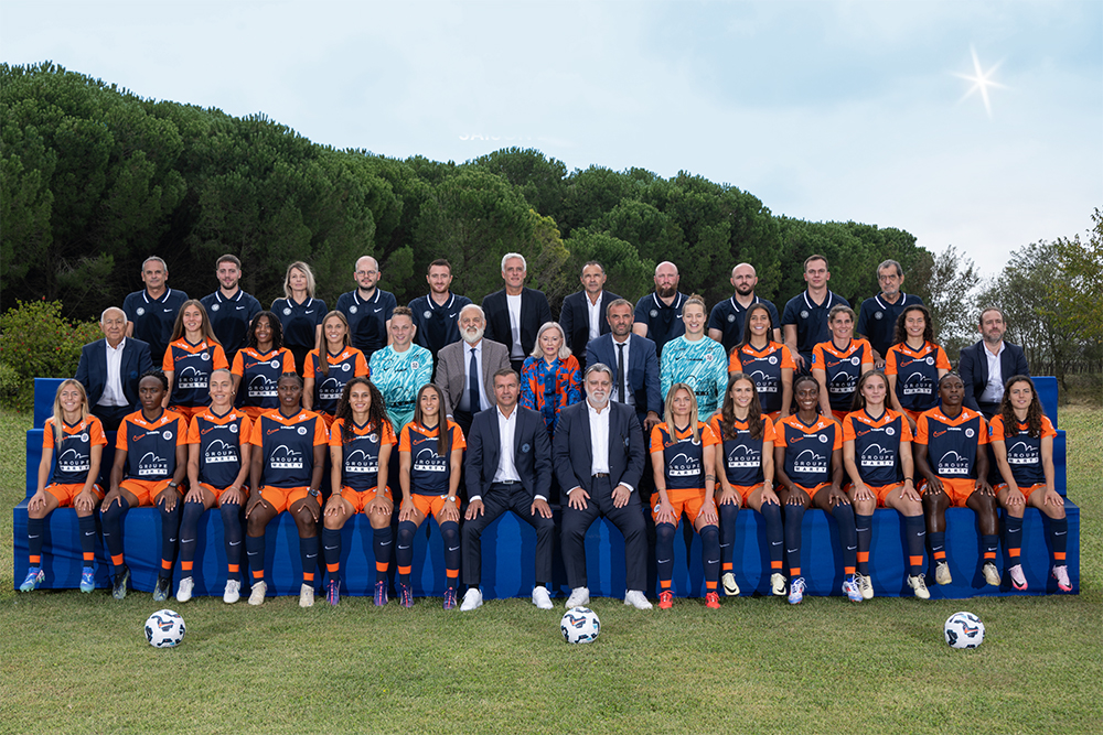 Grand Fanion Vintage Le Cres Féminin – Montpellier Hérault – Club Français D'avant 2000